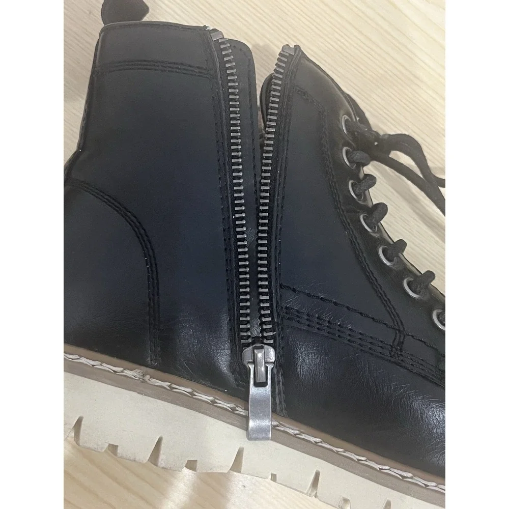 Men's Steve Madden size 8.5 Black‎ Chukka Boots.